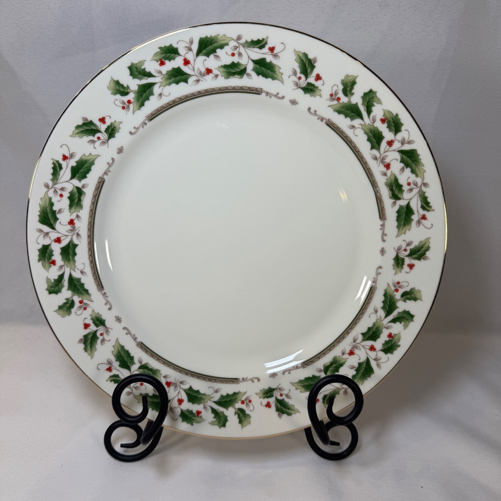Royal Limited Holly Holiday Dinner Plate Christmas Porcelain Japan 10.5 Inch